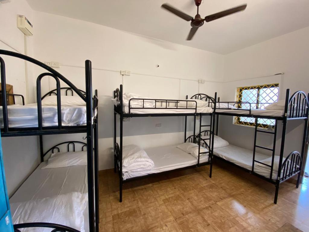 אנג'ונה El Barrio Hostel מראה חיצוני תמונה
