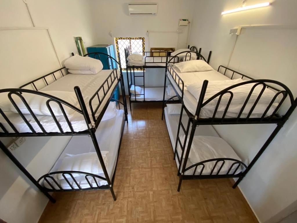 אנג'ונה El Barrio Hostel מראה חיצוני תמונה