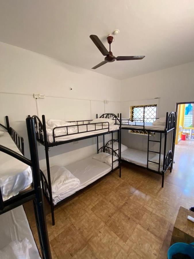 אנג'ונה El Barrio Hostel מראה חיצוני תמונה